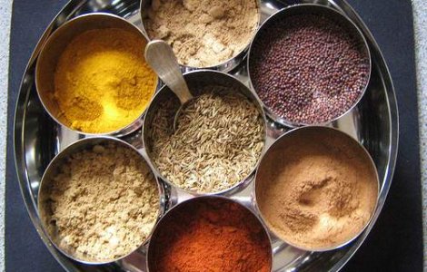  Top  5 condimente care nu trebuie sa-ti lipseasca din bucate