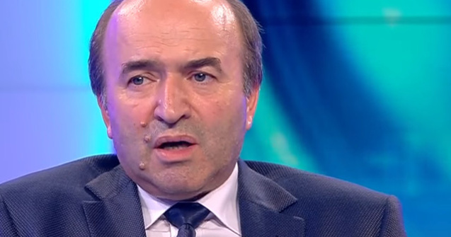 Tudorel Toader se va intoarce mai repede in tara