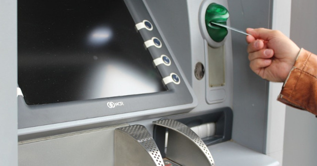 Sapte romani au fost condamnati pentru frauda cu carduri bancare, in Marea Britanie