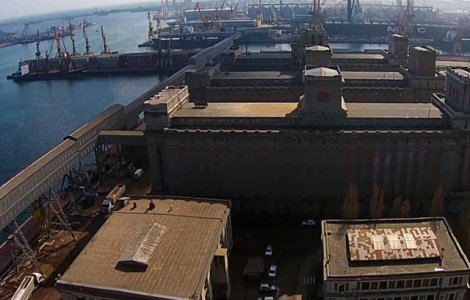 Tanc petrolier remorcat din largul Marii Negre, dupa o coliziune cu o alta nava