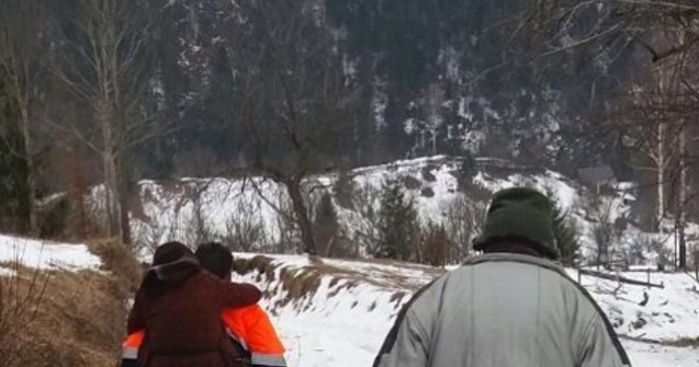 O pacienta a fost carata in spate de medici pentru ca ambulanta nu a putut ajunge la locuinta ei