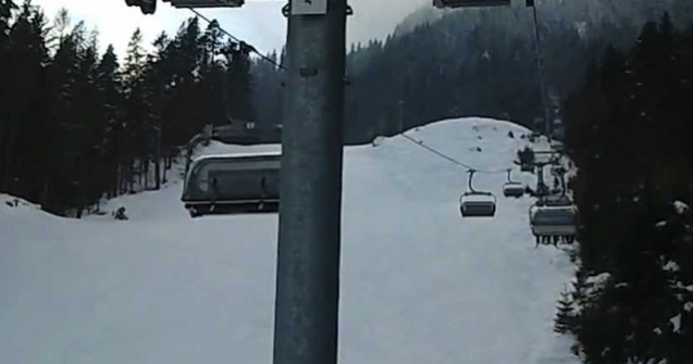 O femeie a ramas agatata de telescaun. Ce greseala a facut