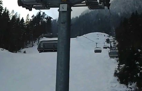 O femeie a ramas agatata de telescaun. Ce greseala a facut