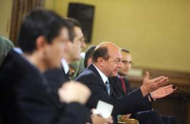 Basescu va anunta, miercuri, primul ministru