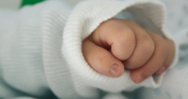 Un copil de nici doi ani a murit dupa ce a cazut in oala cu ciorba