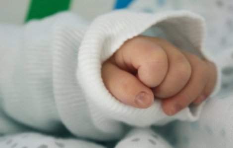 Un copil de nici doi ani a murit dupa ce a cazut in oala cu ciorba