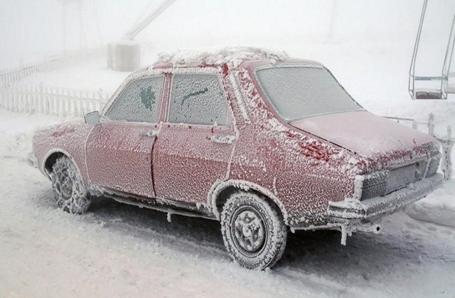 Un barbat a fost gasit inghetat in masina