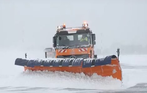 CNAIR a raspandit 2.927 tone de material antiderapant