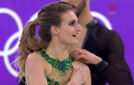 Moment stanjenitor la Jocurile Olimpice: Unei patinatoare i s-a rupt rochia in timpul reprezentatiei