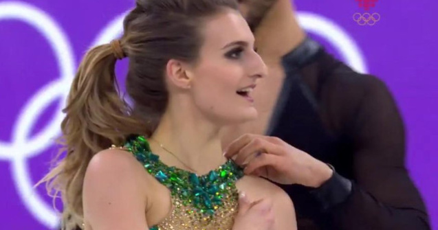 Moment stanjenitor la Jocurile Olimpice: Unei patinatoare i s-a rupt rochia in timpul reprezentatiei