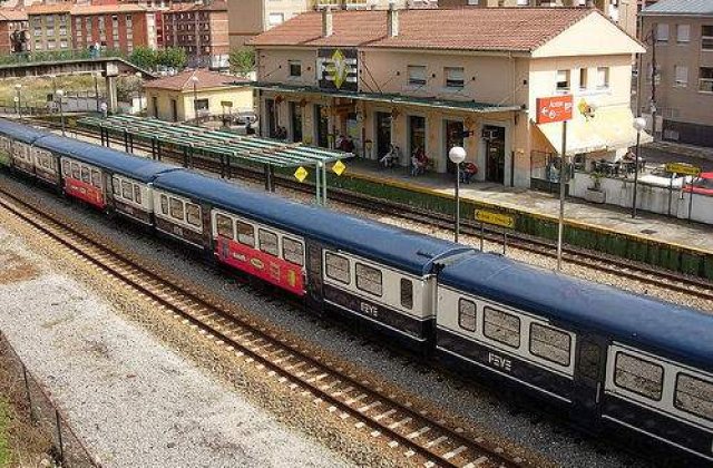 Doar 3 ore cu trenul pana la mare