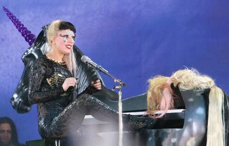 Lady Gaga nu mai este singura!