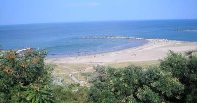 Plajele din nordul litoralului, invadate de alge