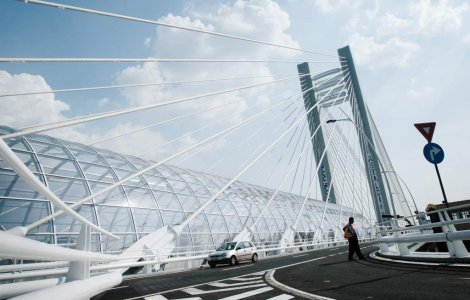  Video  S-a deschis Pasajul Basarab