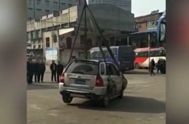 Ce pedeapsa a primit un sofer care si-a parcat masina intr-un loc nepermis/ VIDEO