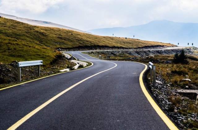 Raport de la Politia Romana: 90% din drumurile tarii au o singura banda pe sens, fapt ce afecteaza siguranta in trafic si timpul de calatorie