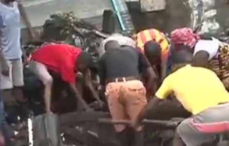 17 oameni au murit dupa ce tone de gunoi s-au prabusit peste ei