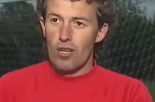 Fost antrenor de fotbal, condamnat la inchisoare pentru molestarea sexuala a 12 copii