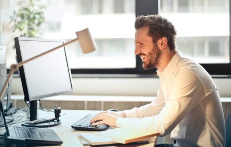  Top  Protejeaza-ti ochii! 10 moduri in care te poti feri de lumina calculatorului