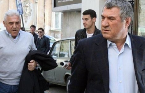 Ioan si Victor Becali, condamnati la inchisoare cu executare; Borcea - achitat