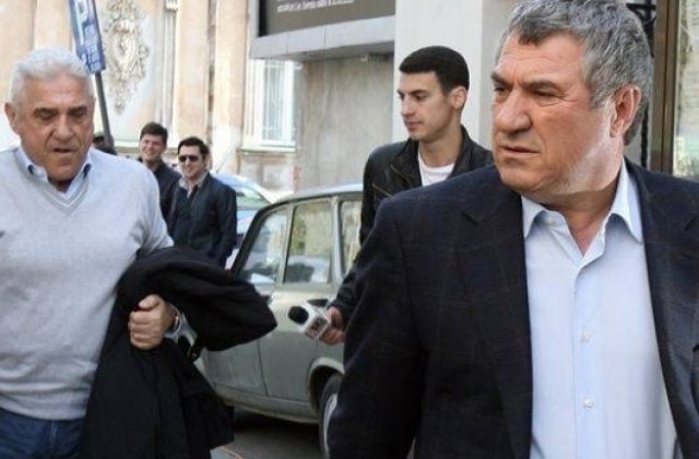 Ioan si Victor Becali, condamnati la inchisoare cu executare; Borcea - achitat