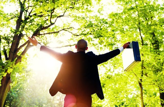 Vinerea Mare va fi sarbatoare legala nelucratoare - propunerea a trecut de Senat