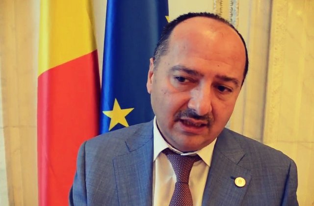 Remus Borza: O indemnizatie 9.000 de lei, decenta. Ce pretentii aveti? Sa venim desculti, in opinci, in blugi?