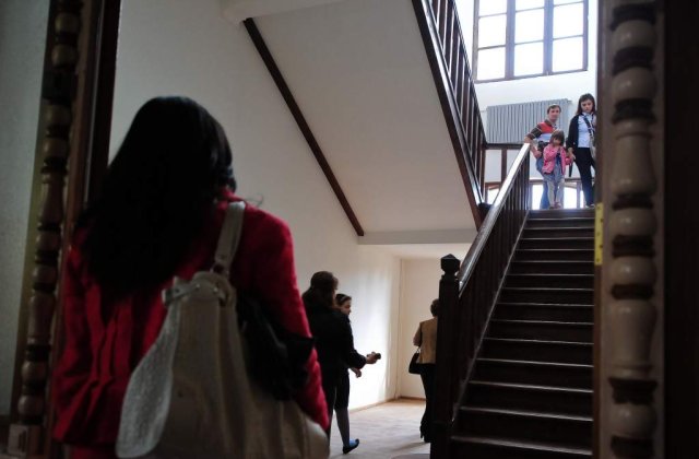 Peste 220.000 de elevi de clasa a VIII-a sustin luni proba la Limba Romana