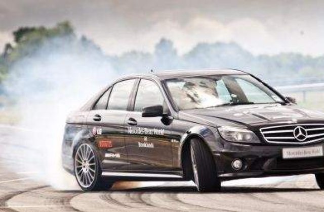 VIDEO: Cel mai lung drift din lume, reusit de un Mercedes