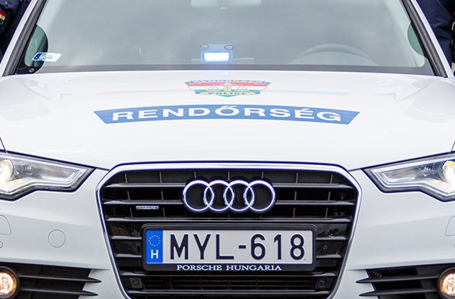 Romanca, uitata de sot intr-o parcare din Ungaria, fara telefon, bani si documente