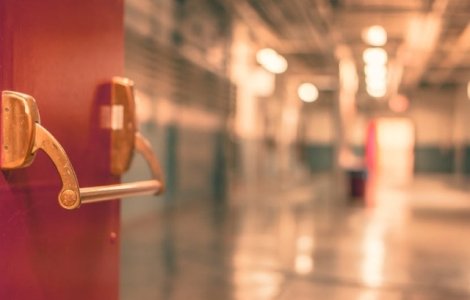 Asistent medical din Braila care a violat zeci de paciente, condamnat la 8 ani de inchisoare