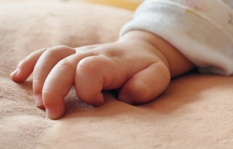 Un bebelus de patru luni a murit in urma alaptarii