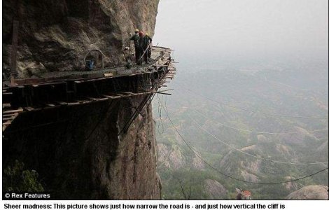 Cel mai inspaimantator job sau drum din lume?