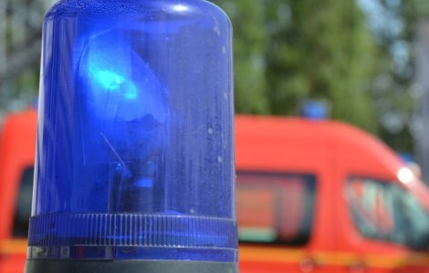 O fetita in varsta de 12 ani a murit dupa ce a cazut de la etajul opt