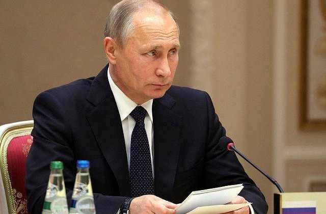 Programul de inarmare a Rusiei a fost semnat de Putin