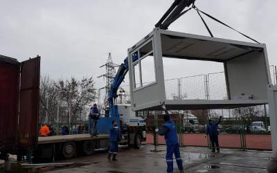 Elevii unei scoli din...