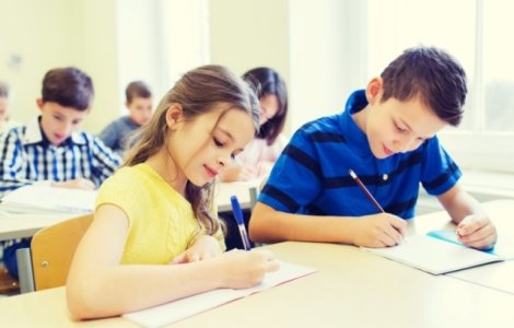  Top  10+ cele mai amuzante raspunsuri ale elevilor la testari