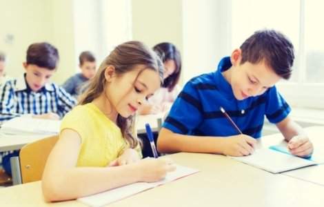  Top  10+ cele mai amuzante raspunsuri ale elevilor la testari
