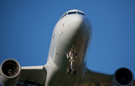 Doua persoane au murit dupa ce au cazut din trenul de aterizare al unui avion