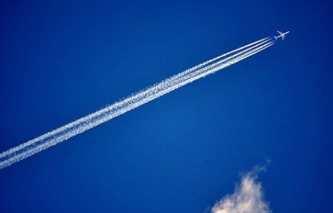 Un avion fara pilot aterizeaza de urgenta pe un reactor de la Fukushima