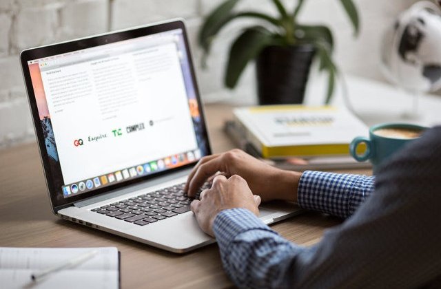 Comisia Europeana: Orice "continut terorist" semnalat pe internet trebuie eliminat in interval de o ora