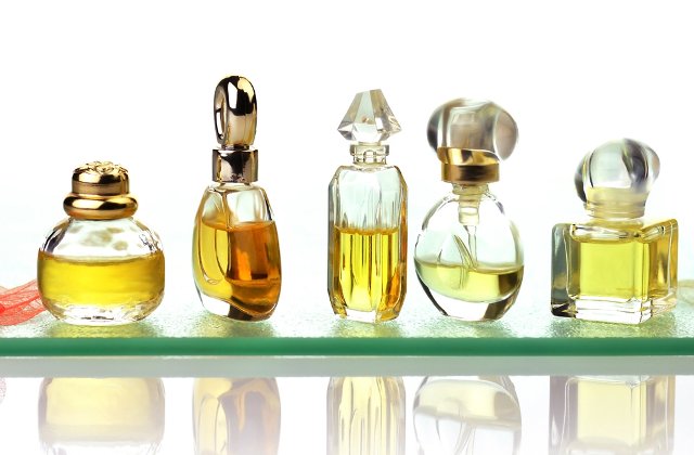 8 moduri neasteptate in care poate fi utilizat parfumul