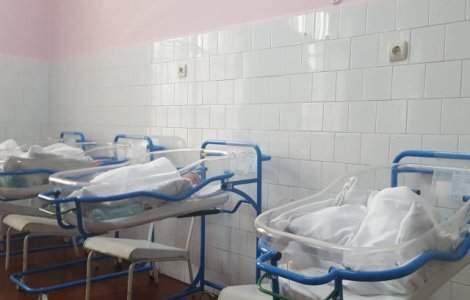 Etaj al unei clinici din Arad, renovat in doar 36 de ore. Cum a fost posibil