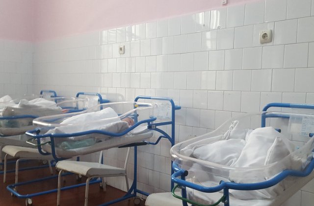 Etaj al unei clinici din Arad, renovat in doar 36 de ore. Cum a fost posibil