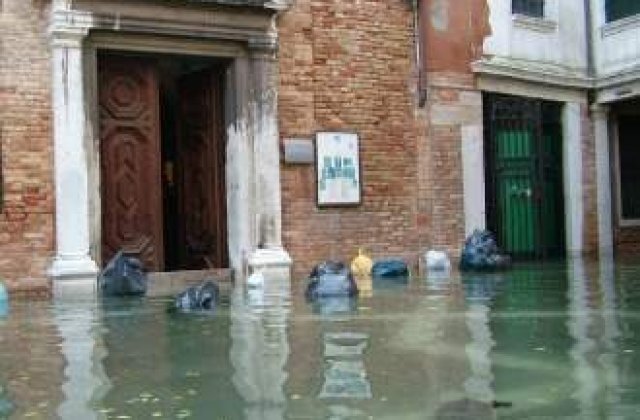 VIDEO: Furia intemperiilor a pus stapanire pe Italia