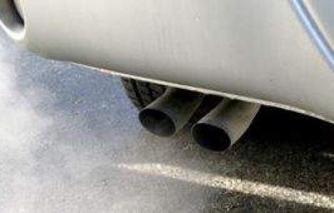 Guvernul, dat in judecata pentru triplarea taxei auto