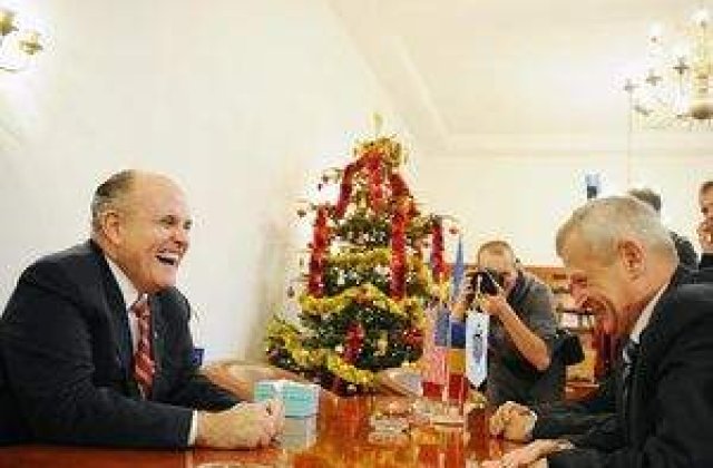 VIDEO: Fostul primar al New York-ului, Rudolph Giuliani, intalnire cu Sorin Oprescu