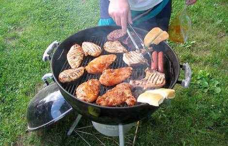 Medicii avertizeaza: Carnea la gratar este nociva