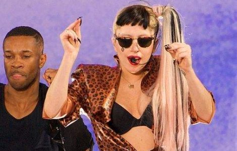 Gaga, acuzata ca a furat bani din donatiile pentru Japonia