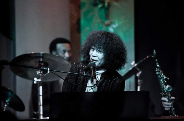 [VIDEO] Vrei altfel de muzica? Vino la concertul YOKO NOGE!